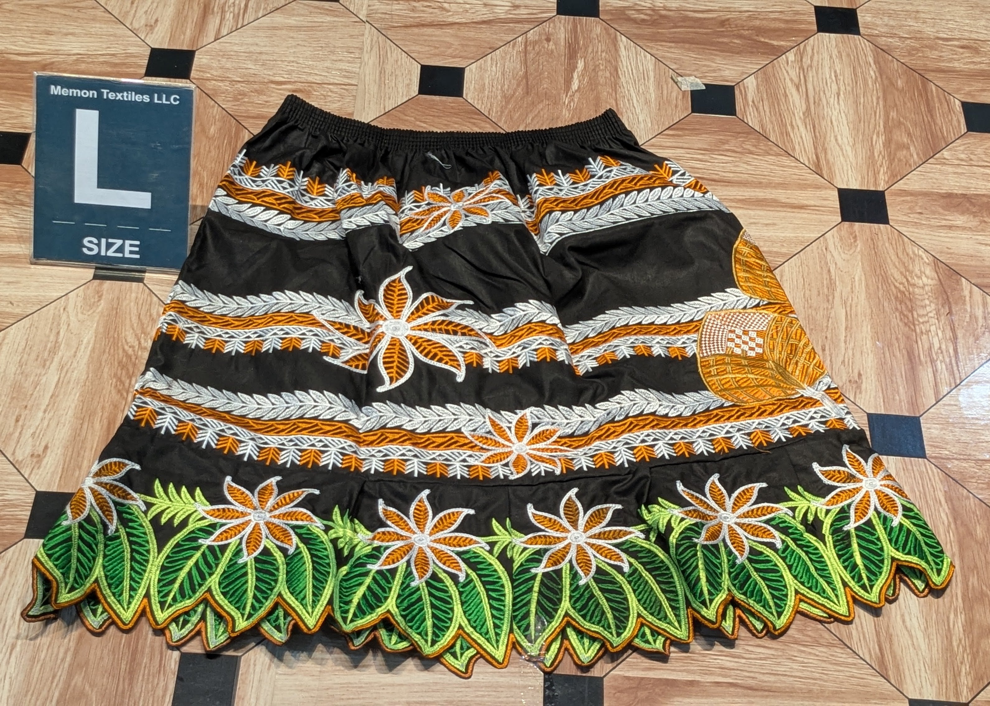 Floral Embroidered Island Skirts (Urohs) - L