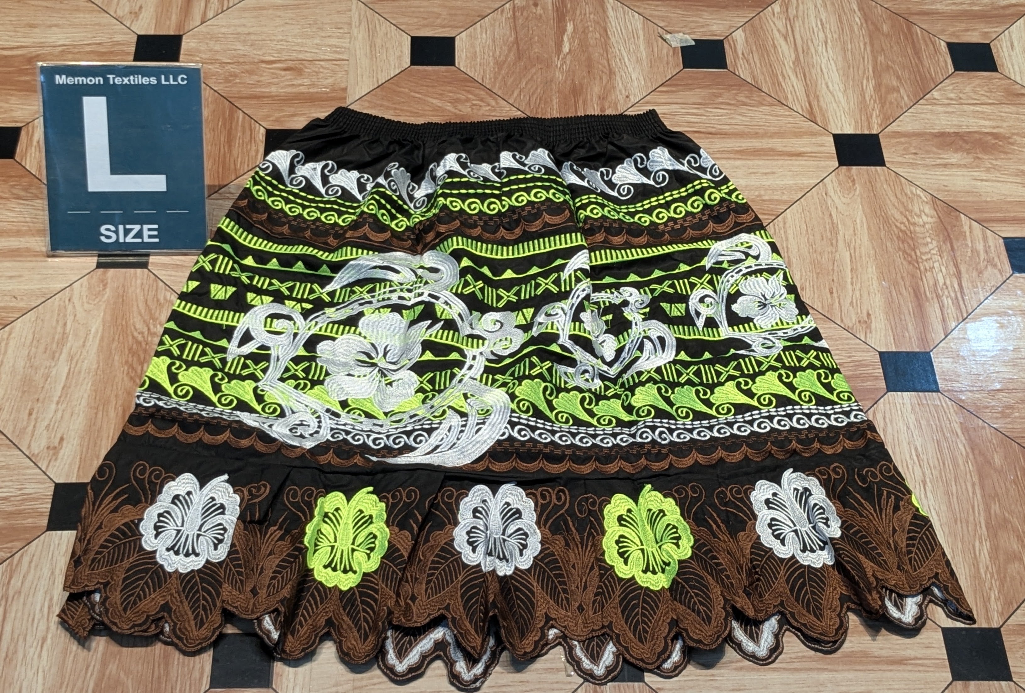 Floral Embroidered Island Skirts (Urohs) - L