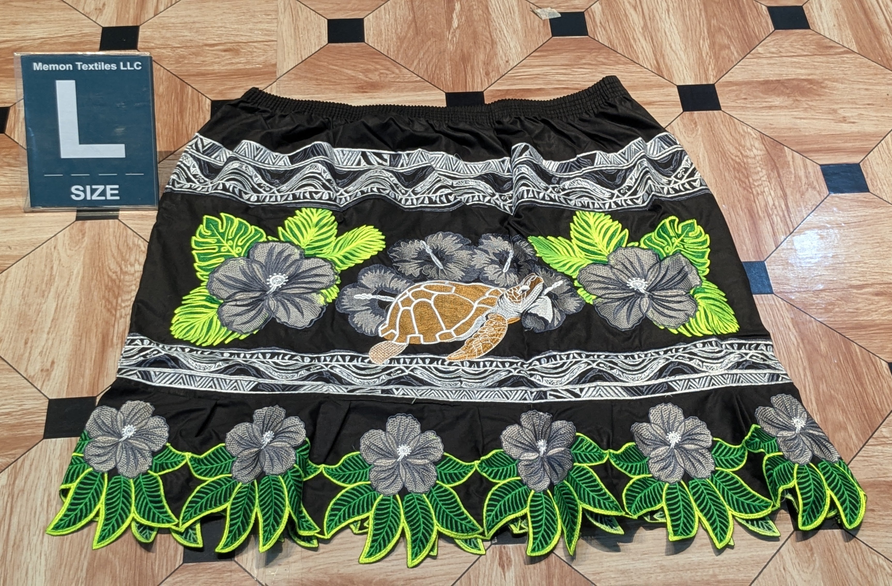 Floral Embroidered Island Skirts (Urohs) - L
