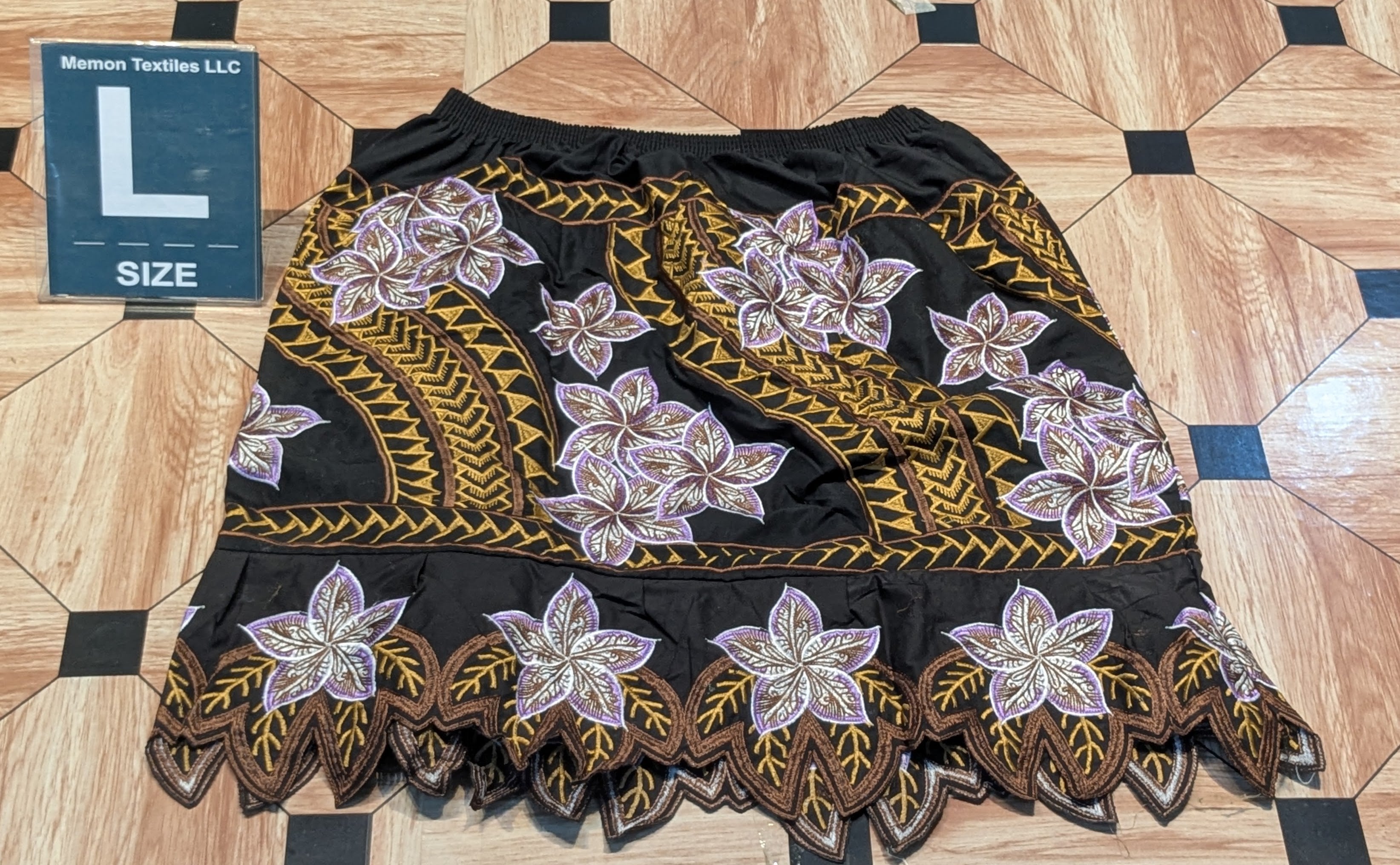 Floral Embroidered Island Skirts (Urohs) - L