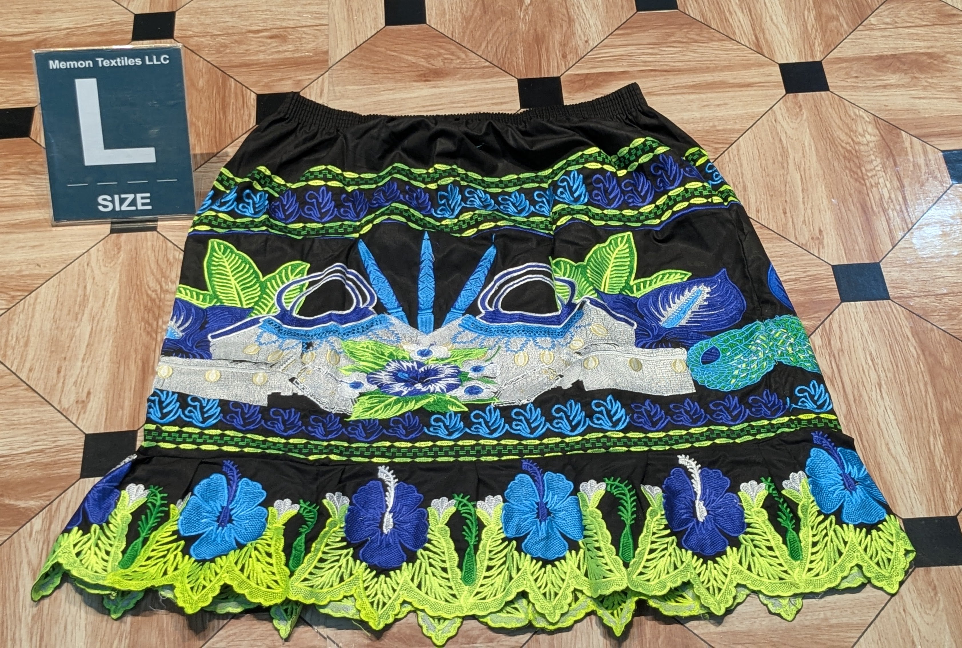Floral Embroidered Island Skirts (Urohs) - L