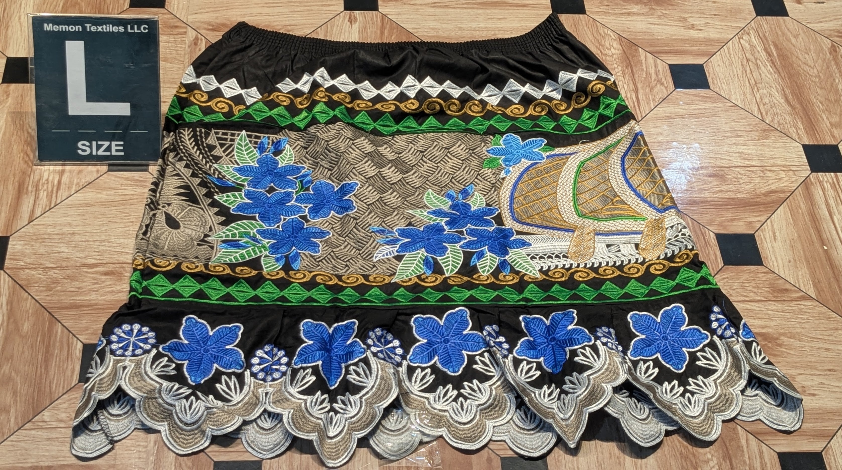 Floral Embroidered Island Skirts (Urohs) - L