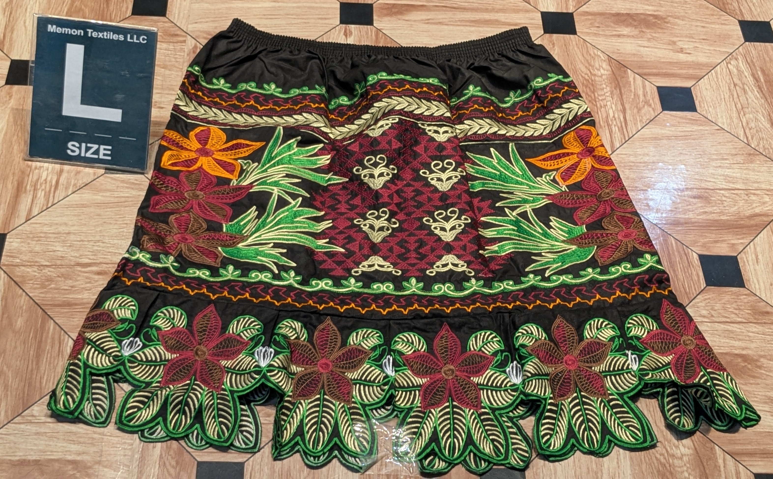 Floral Embroidered Island Skirts (Urohs) - L