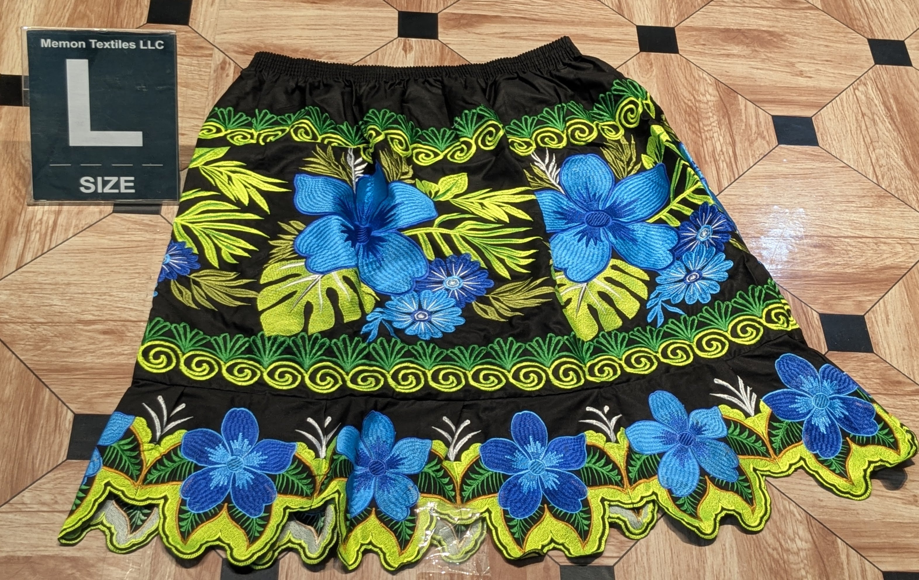 Floral Embroidered Island Skirts (Urohs) - L