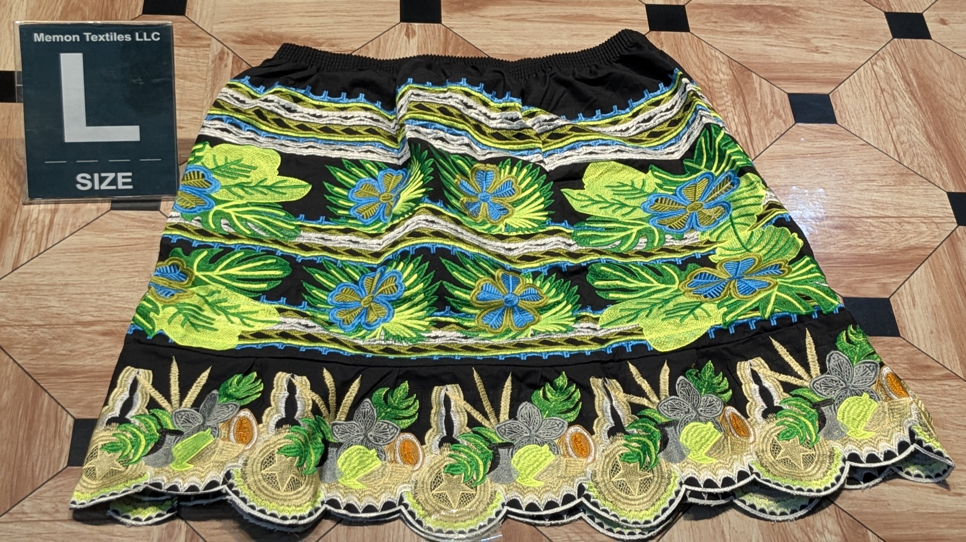 Floral Embroidered Island Skirts (Urohs) - L