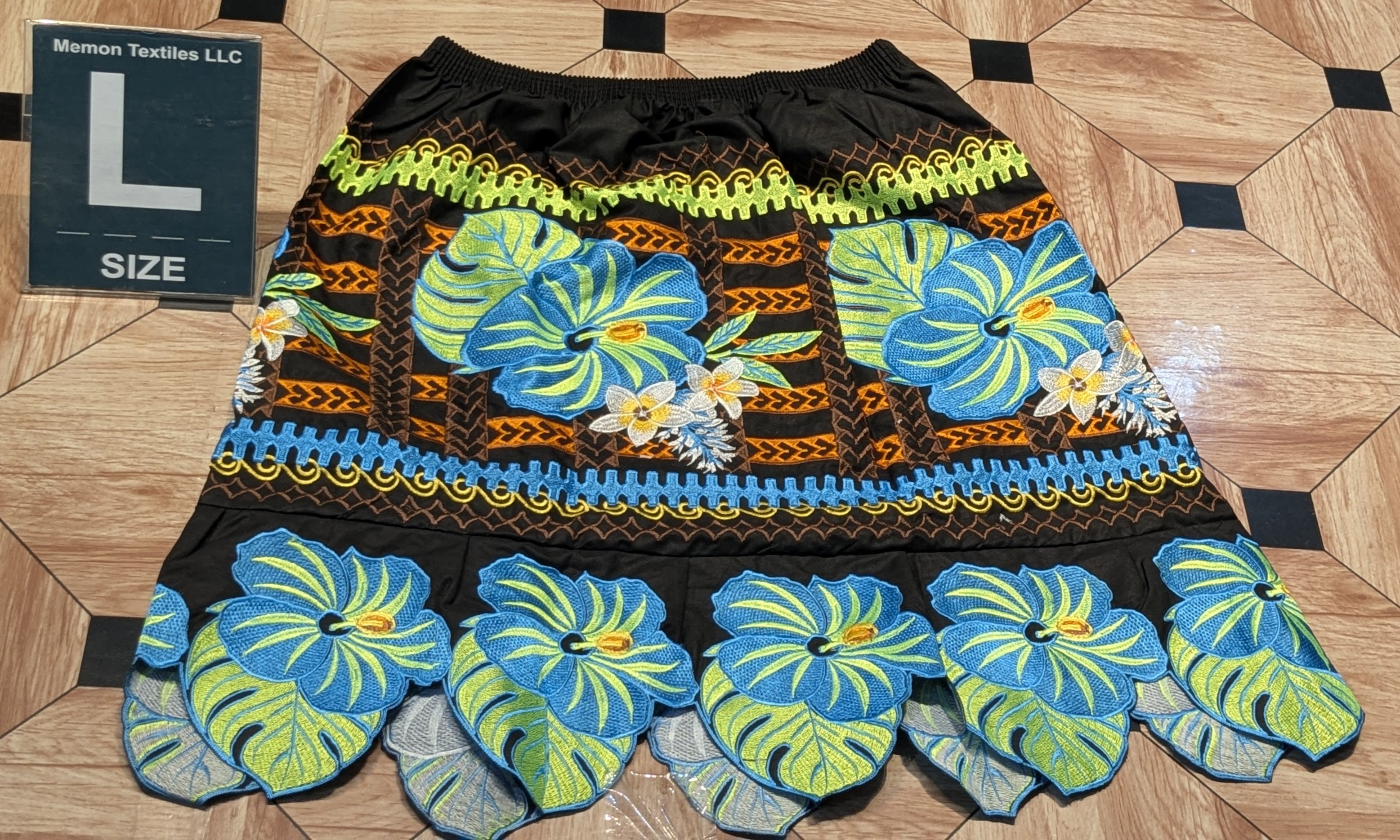 Floral Embroidered Island Skirts (Urohs) - L
