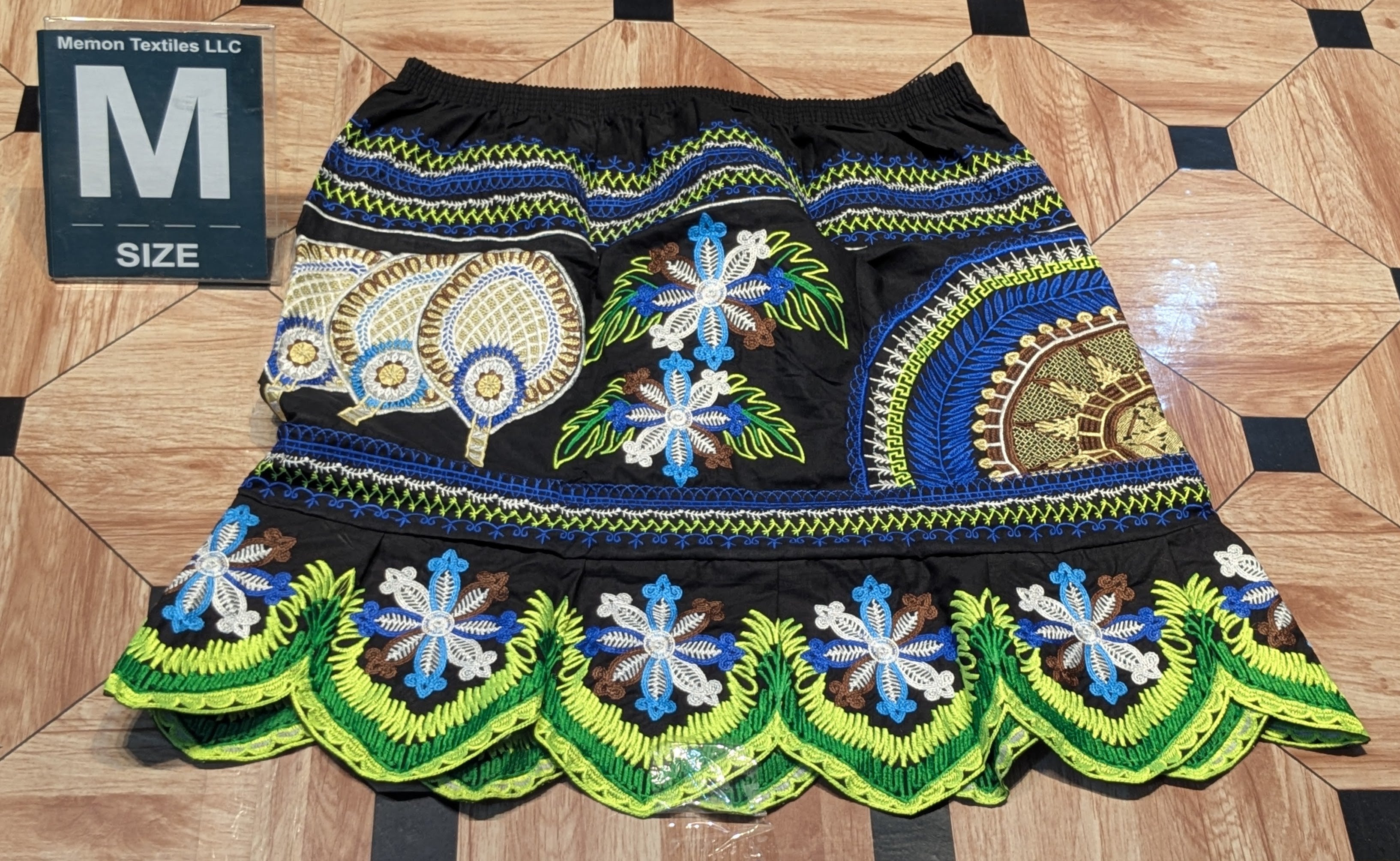 Floral Embroidered Island Skirts (Urohs) - M