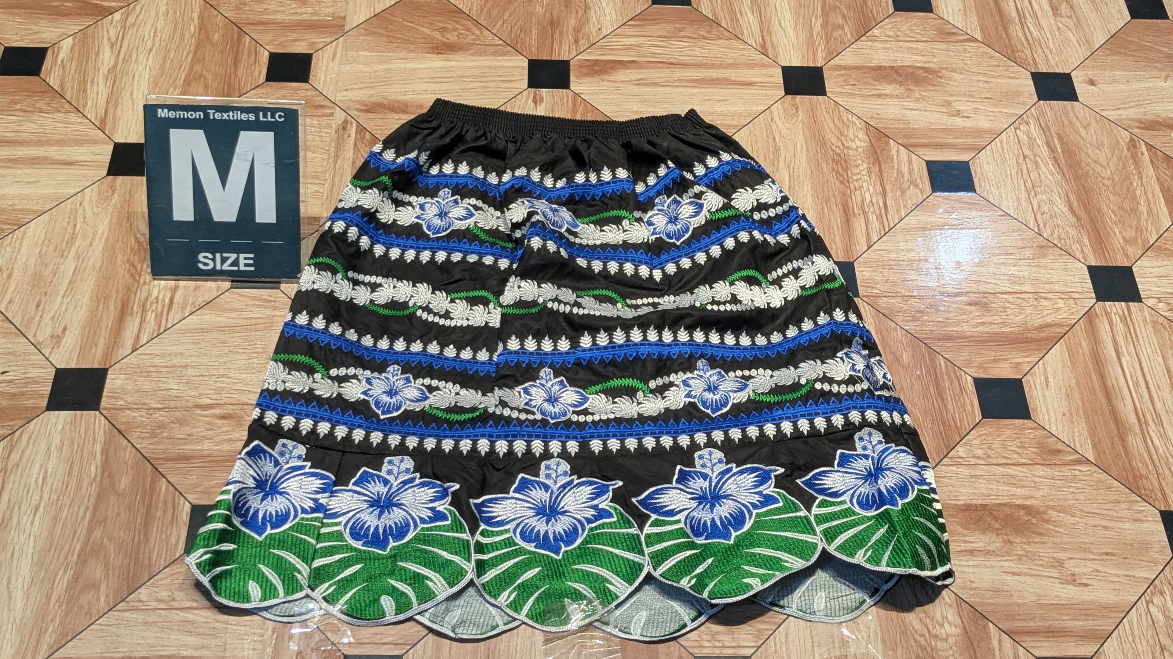 Floral Embroidered Island Skirts (Urohs) - M