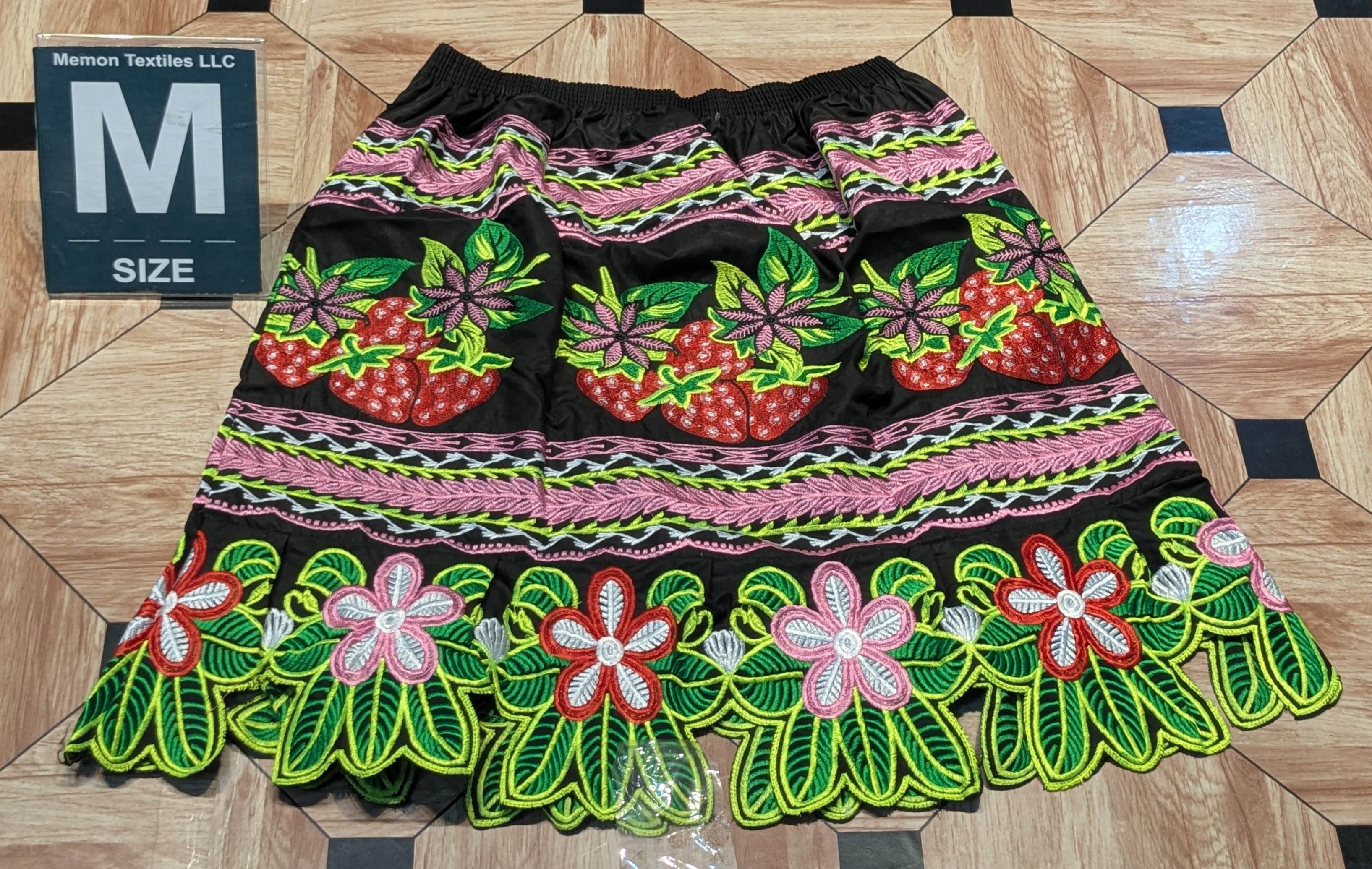 Floral Embroidered Island Skirts (Urohs) - M