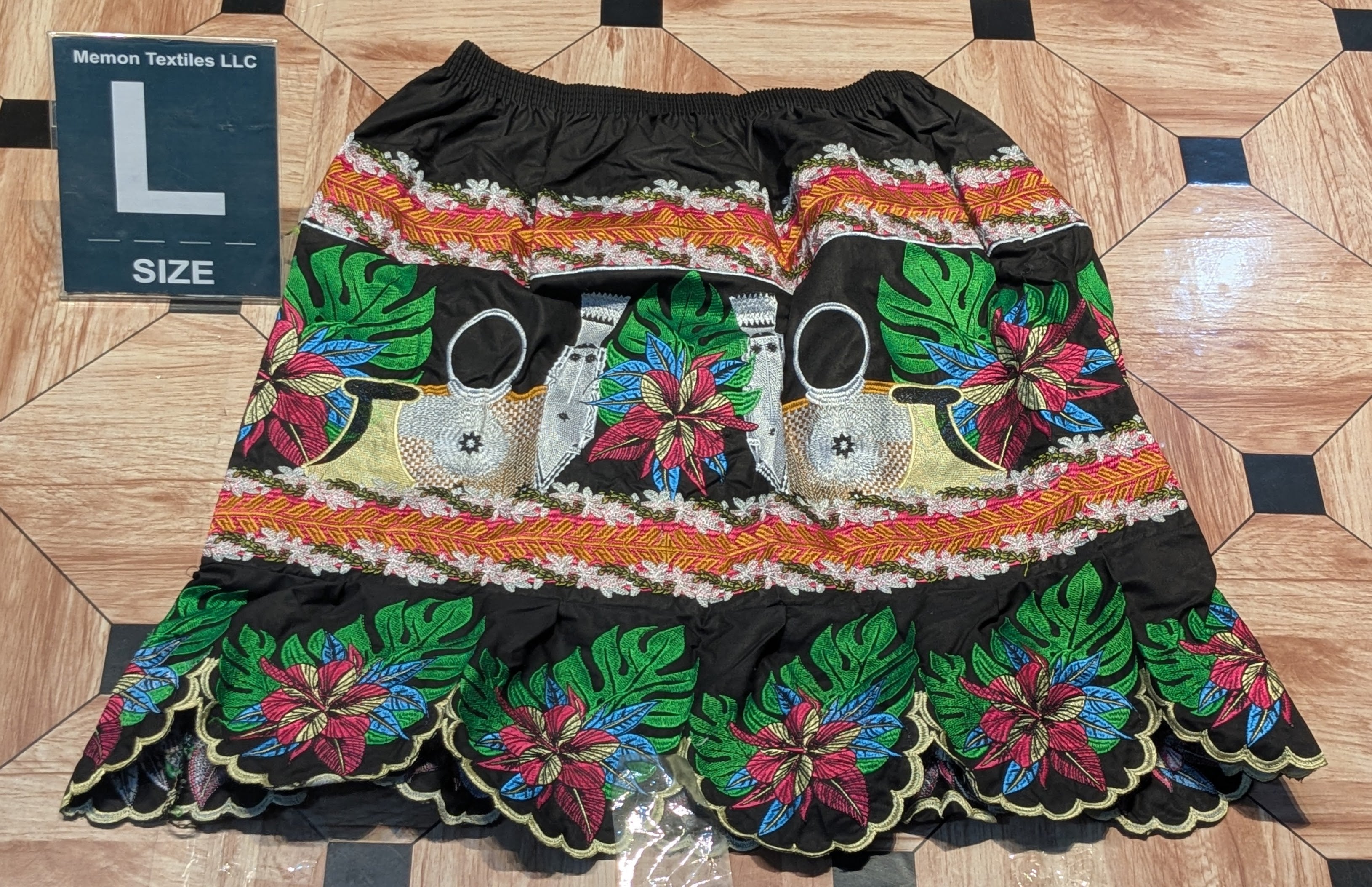 Floral Embroidered Island Skirts (Urohs) - L