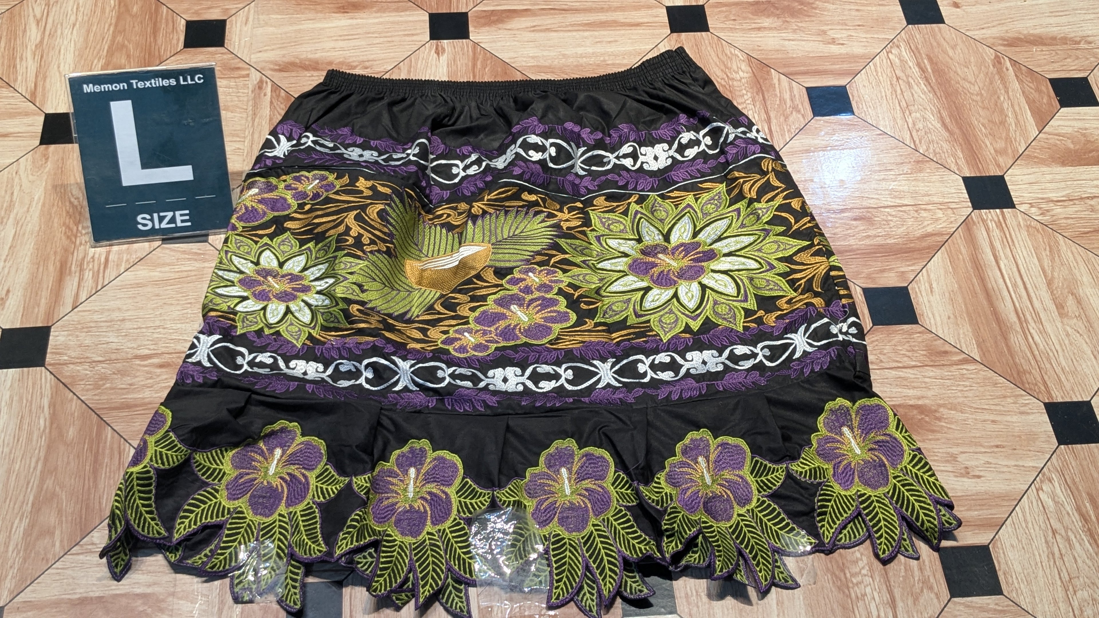 Floral Embroidered Island Skirts (Urohs) - L