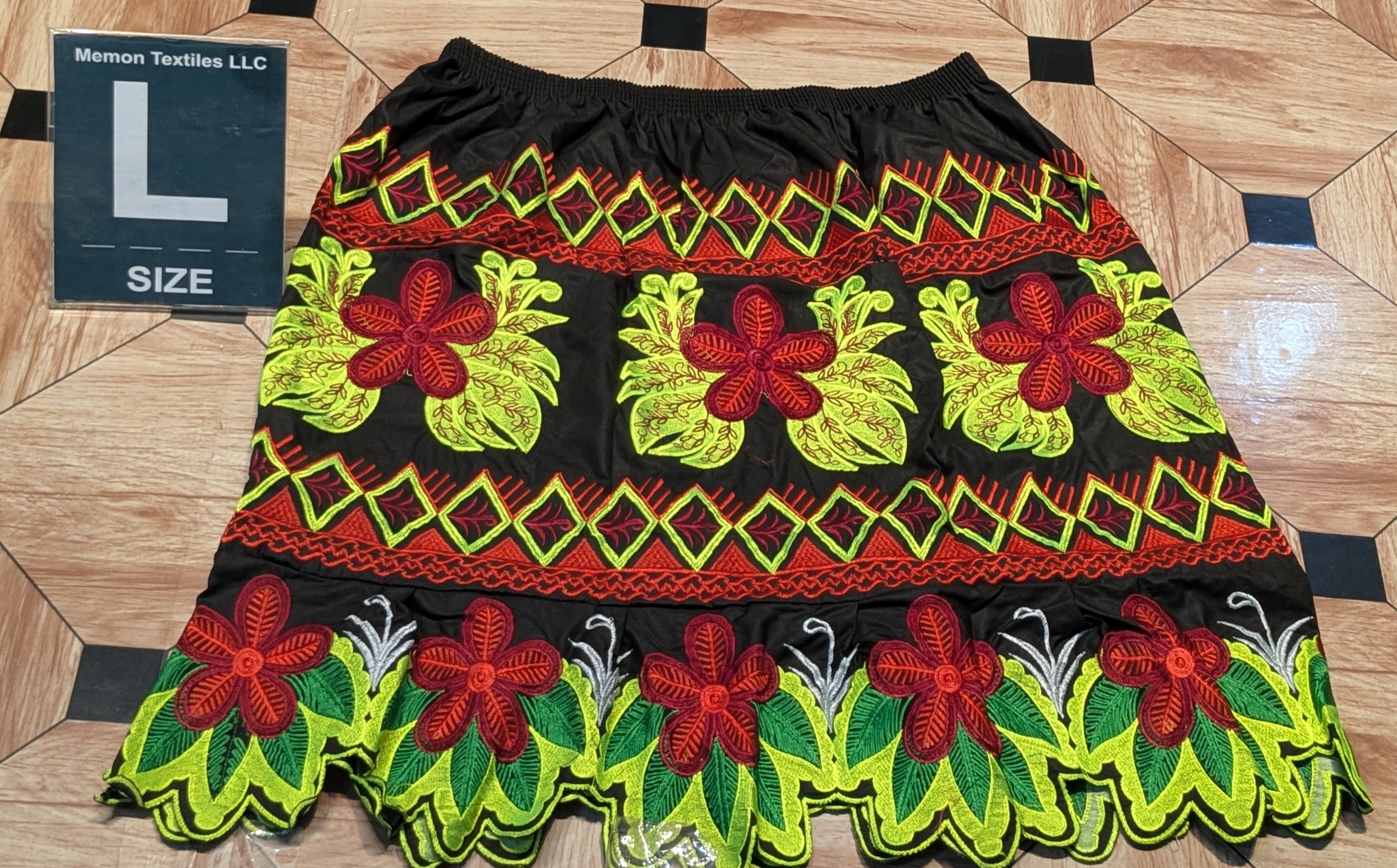 Floral Embroidered Island Skirts (Urohs) - L