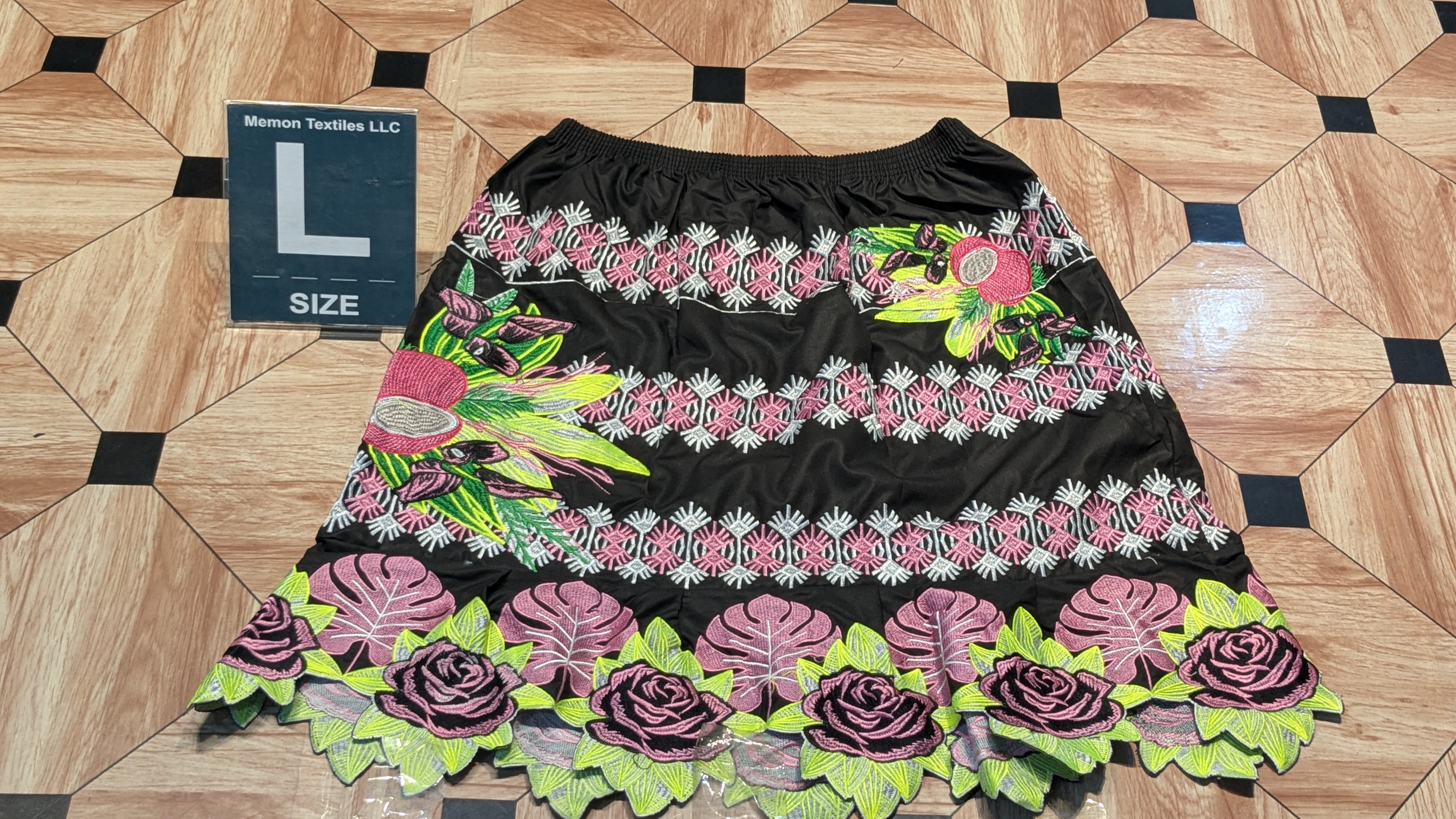 Floral Embroidered Island Skirts (Urohs) - L