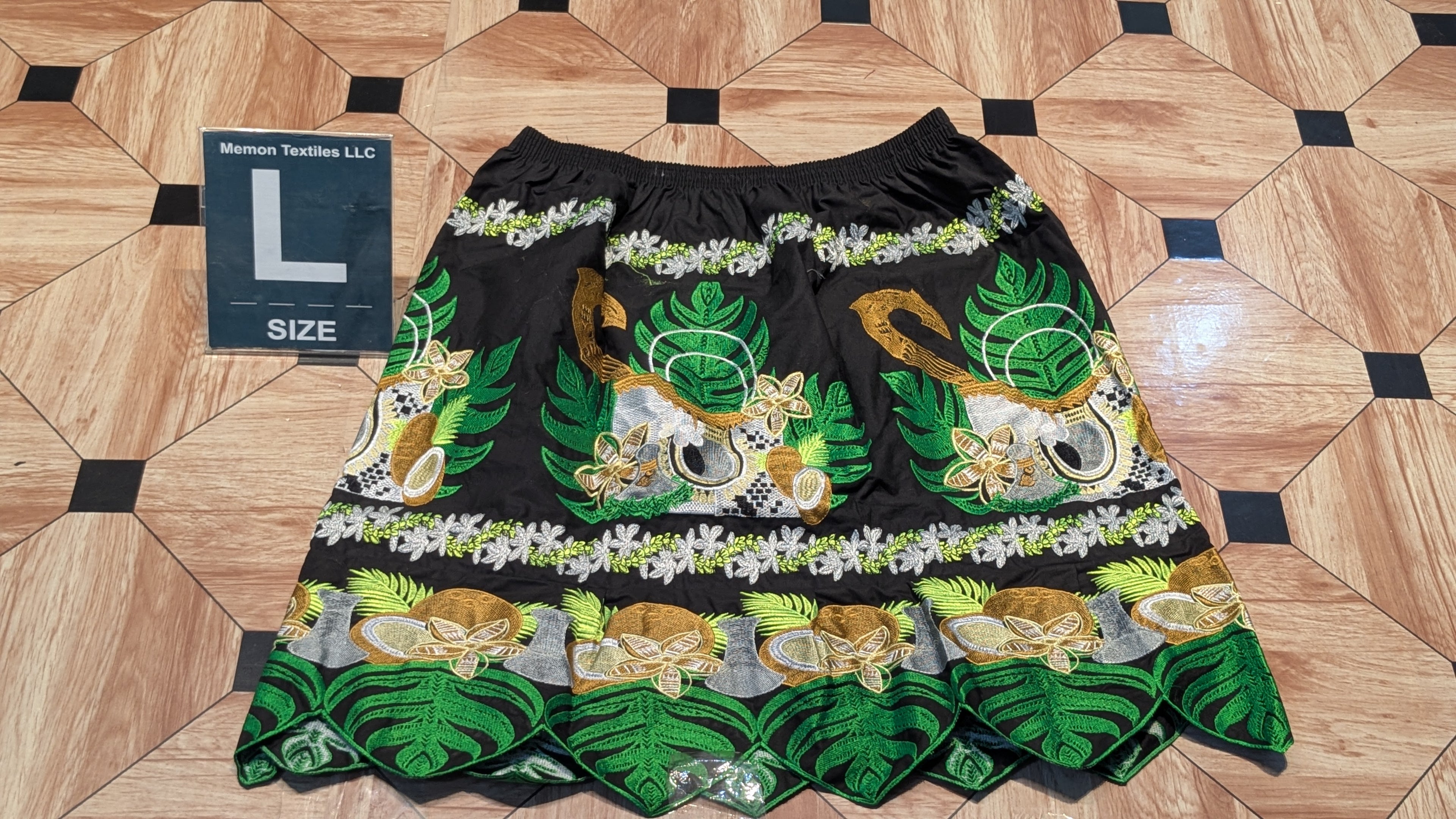 Floral Embroidered Island Skirts (Urohs) - L