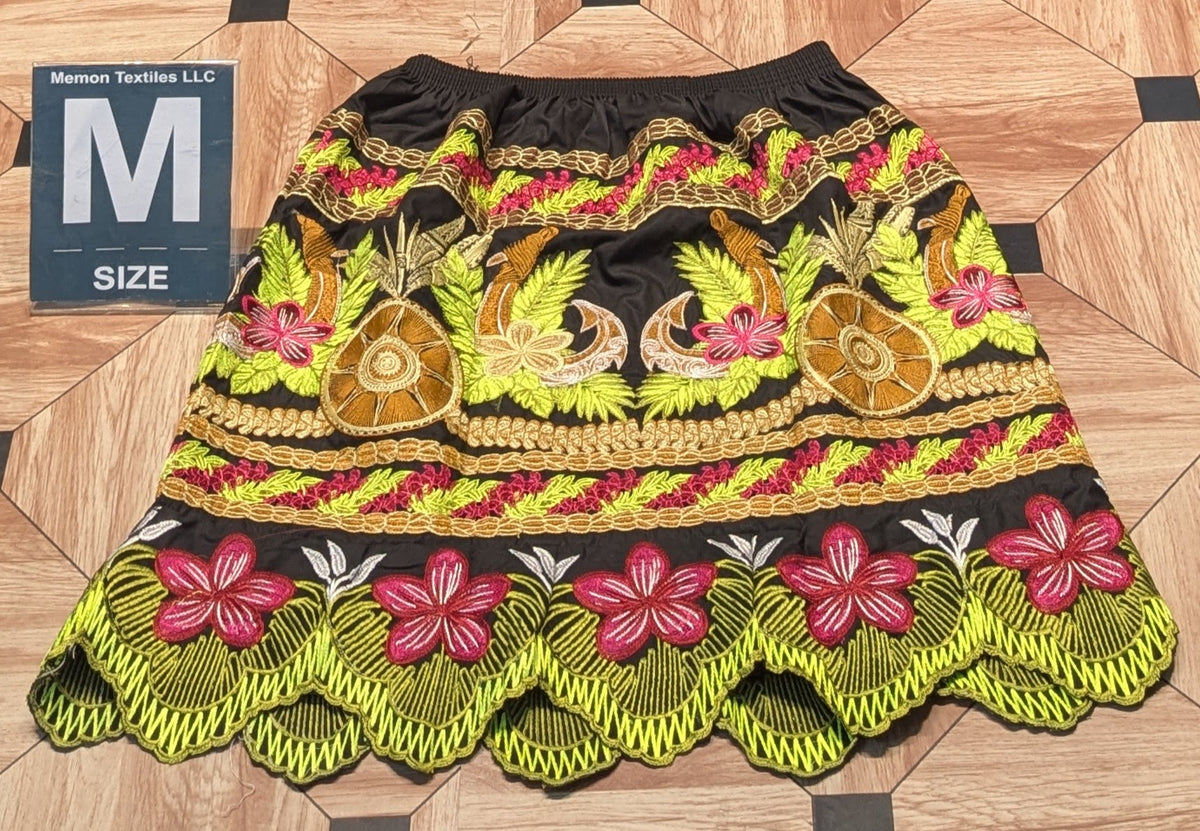 Floral Embroidered Skirts (Urohs) - M