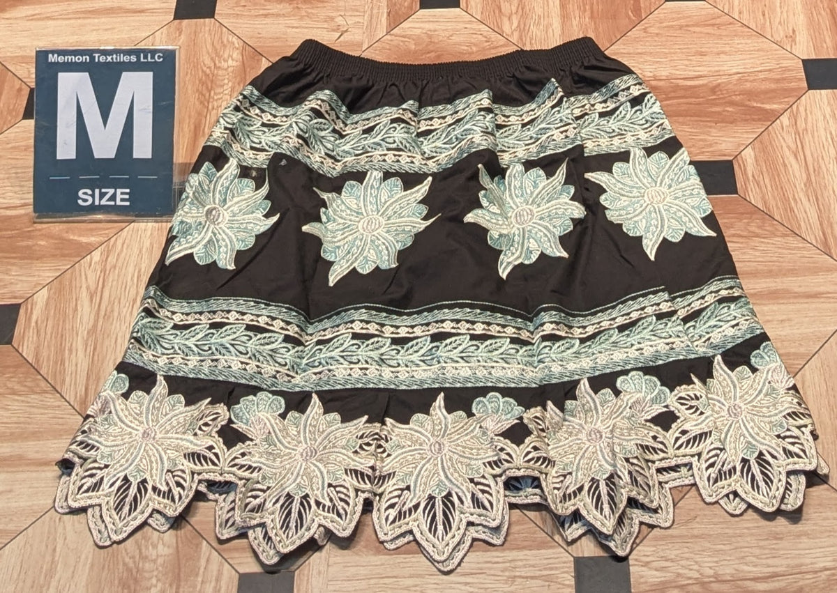 Floral Embroidered Skirts (Urohs) - M
