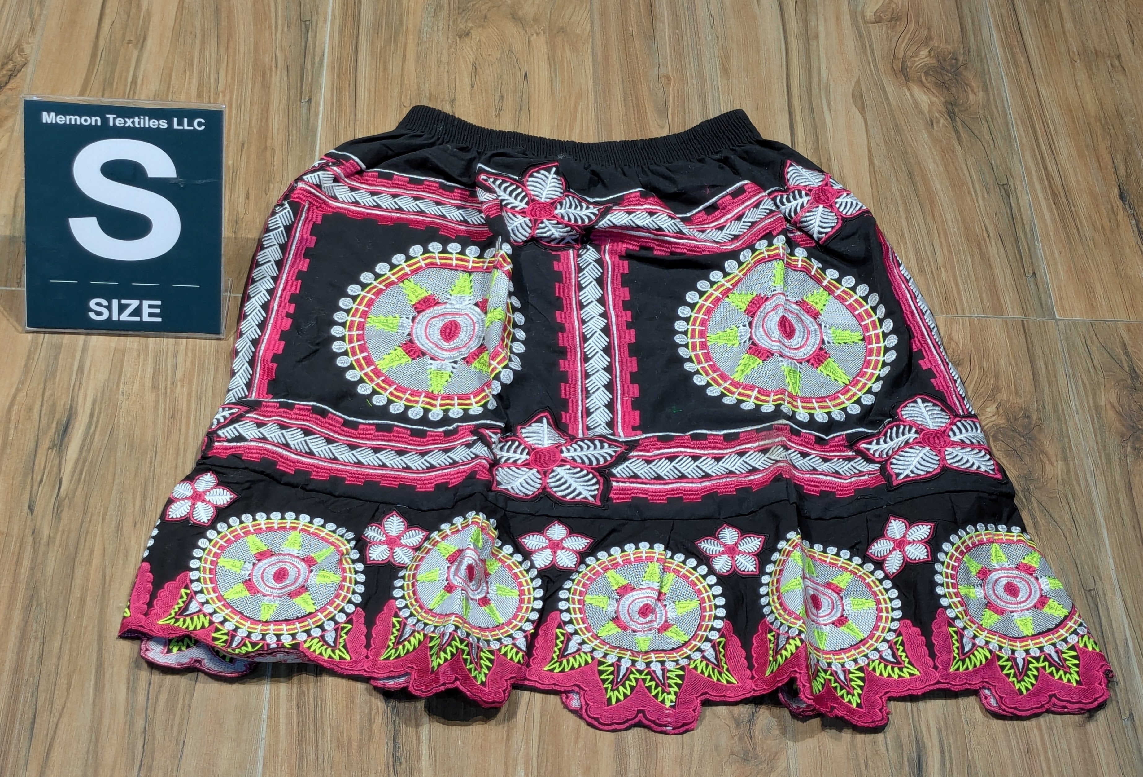 Embroidered Island Skirts (Urohs) - S