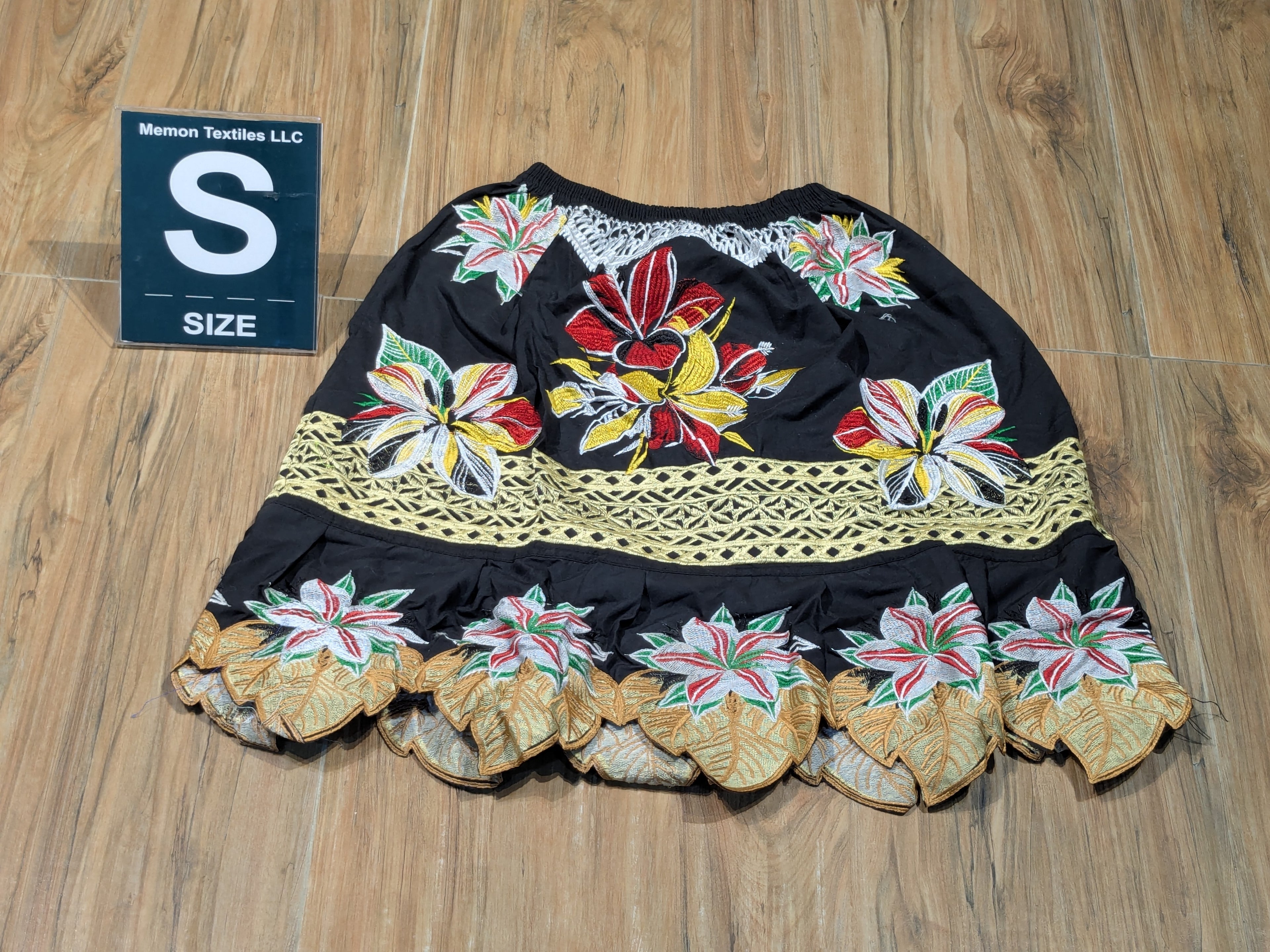 Embroidered Island Skirts (Urohs) - S
