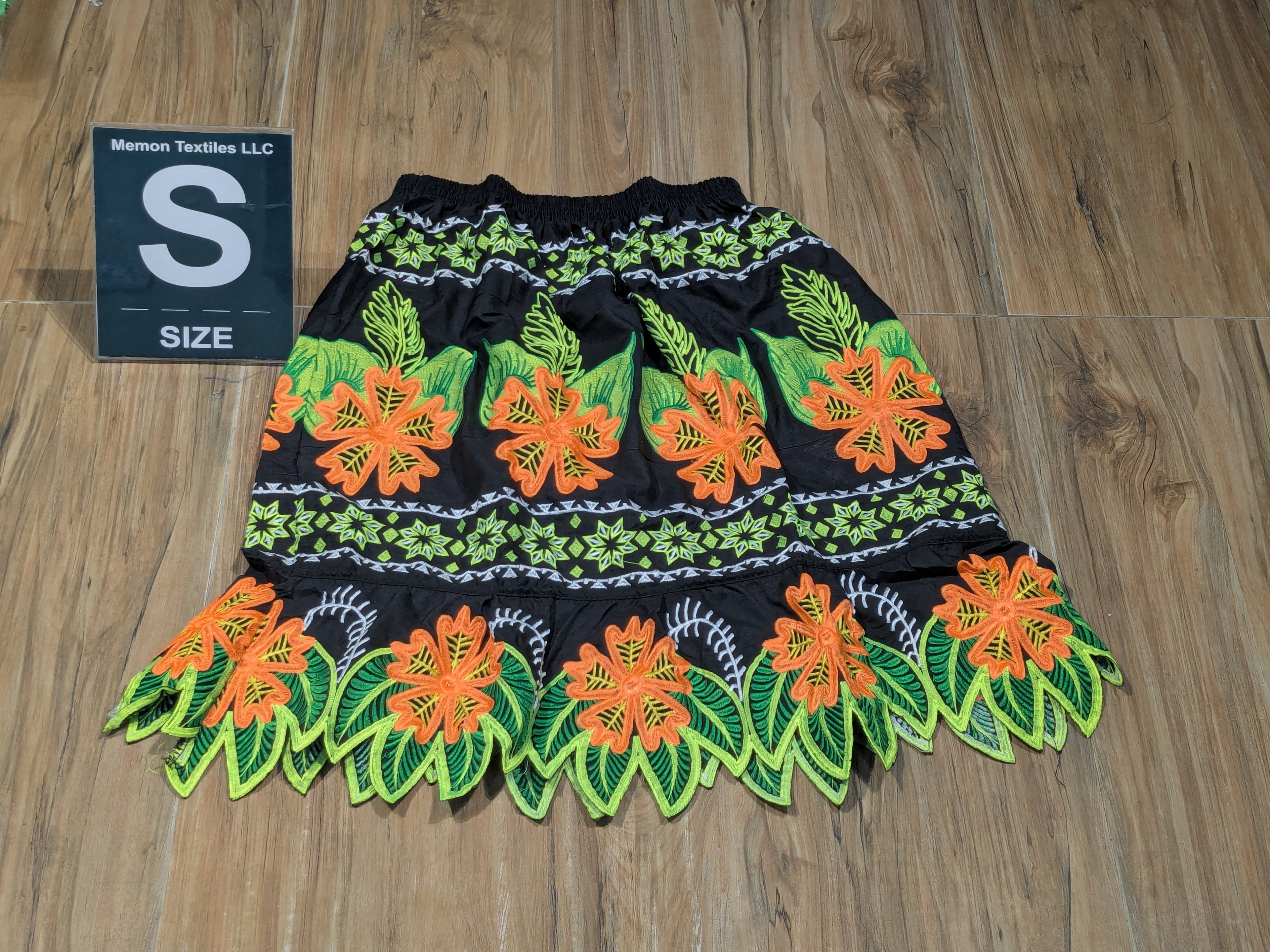 Embroidered Island Skirts (Urohs) - S