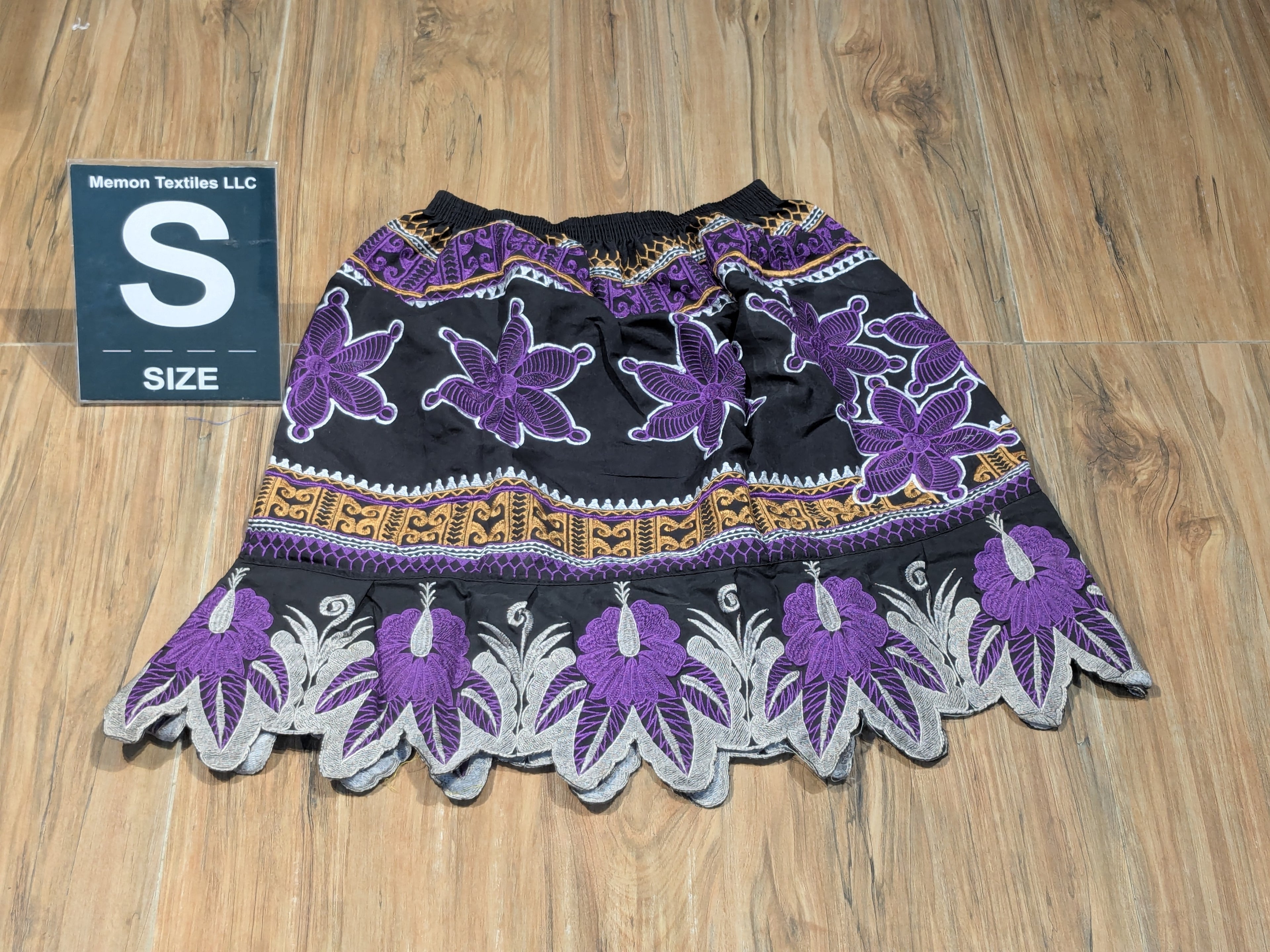 Embroidered Island Skirts (Urohs) - S