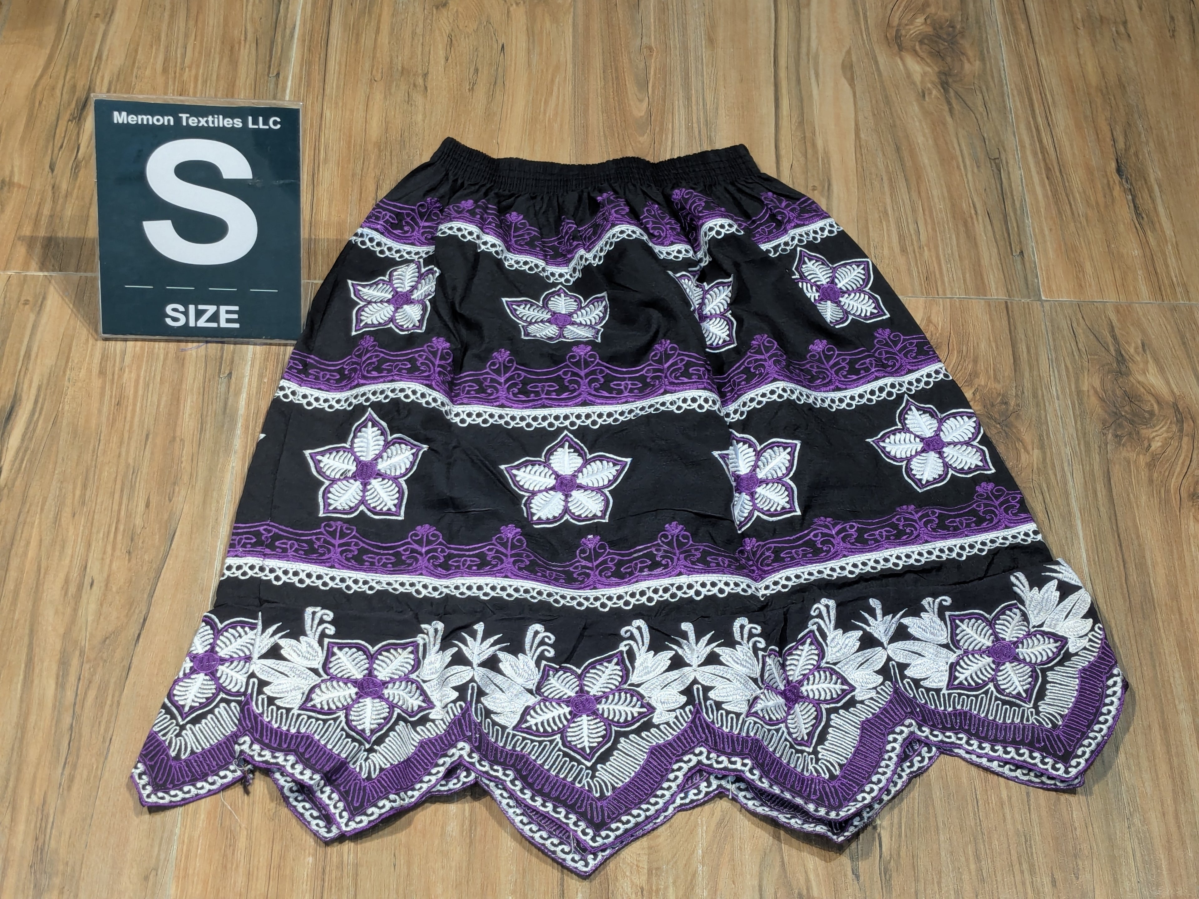 Embroidered Island Skirts (Urohs) - S