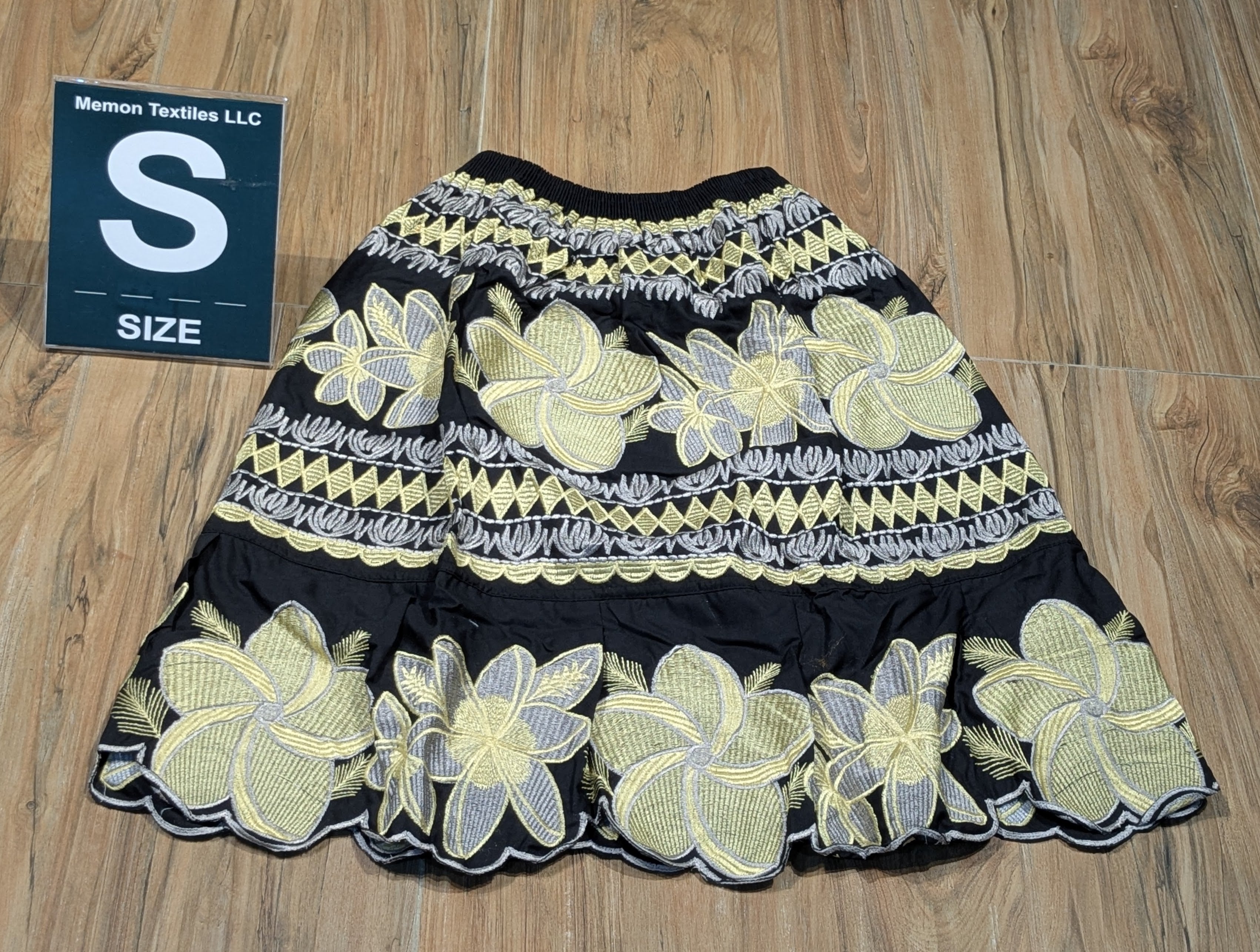 Embroidered Island Skirts (Urohs) - S