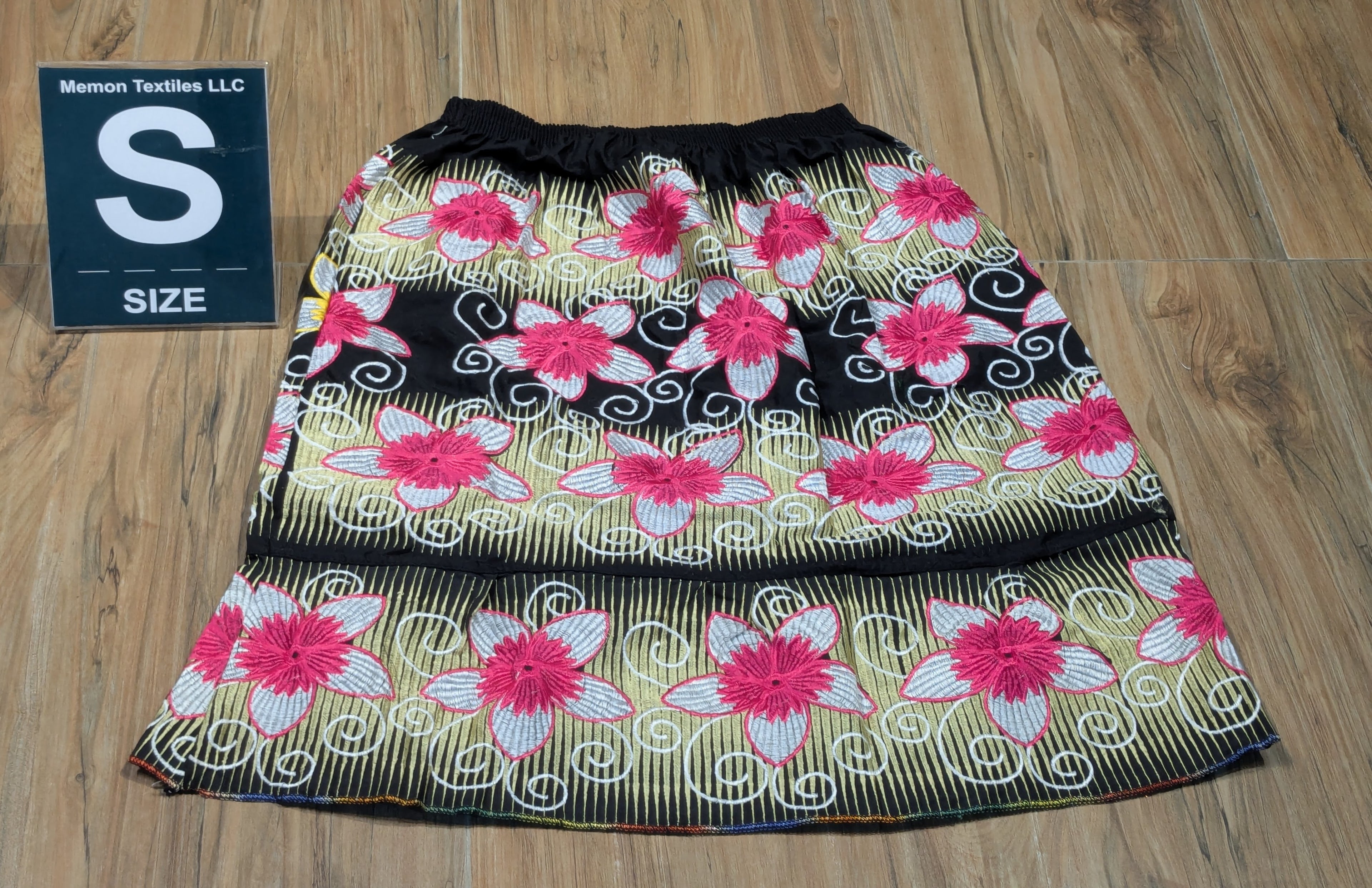 Embroidered Island Skirts (Urohs) - S